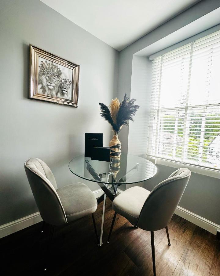 1 West End Boutique Apartment 鲍内斯温德米尔 外观 照片
