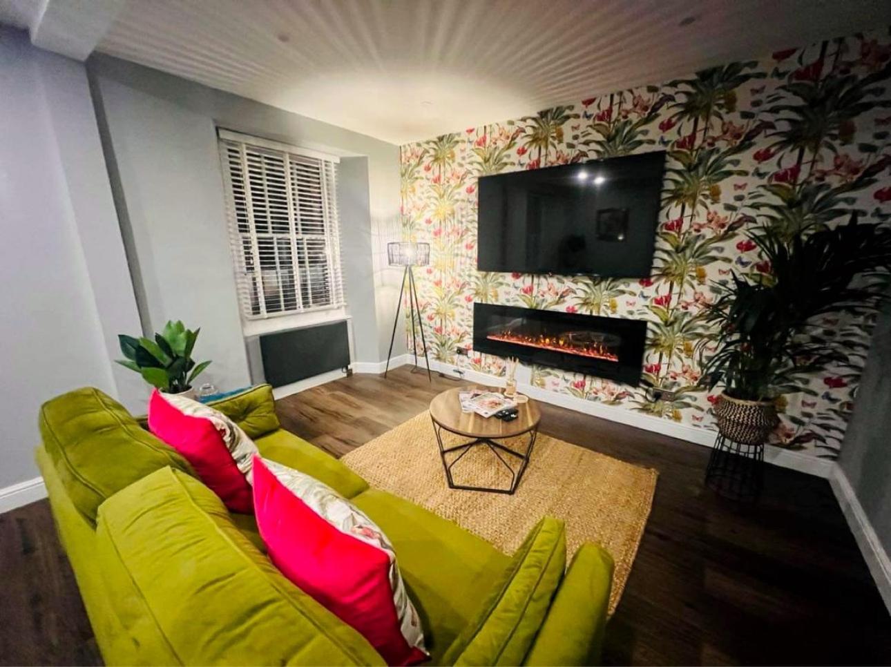 1 West End Boutique Apartment 鲍内斯温德米尔 外观 照片